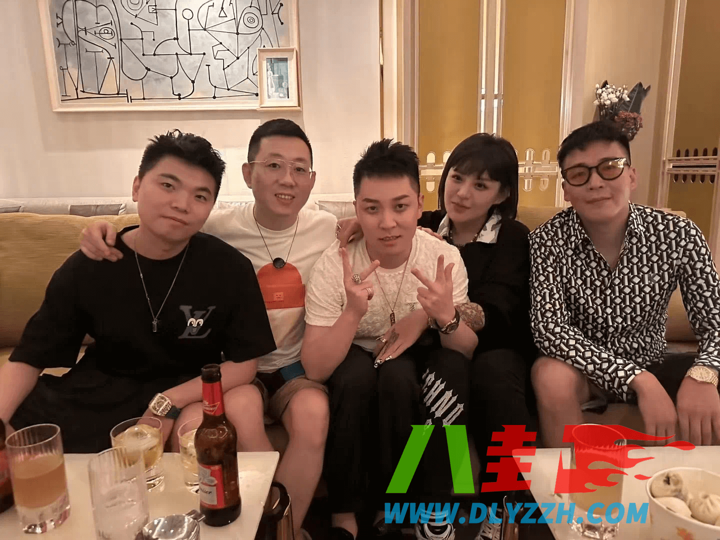 大哥为哈而来出镜！源手磊杭州线下合体开喝！-第1张