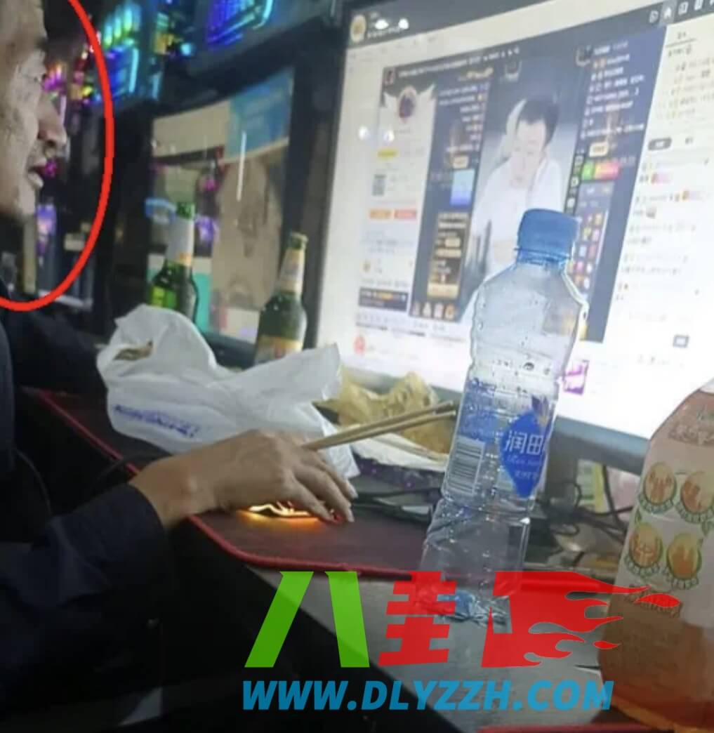 网吧看小白龙 最强龙家军被偷拍！-第1张