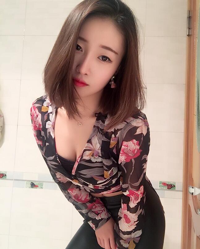 抖音长腿女神小帅宝个人资料简介 主播小帅宝微博性感私房照图片-第3张