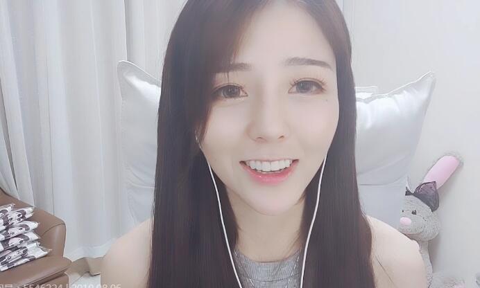 乔碧萝事件Mix晴子生活照图片 斗鱼二次元主播Mix晴子微博素颜照片-第4张