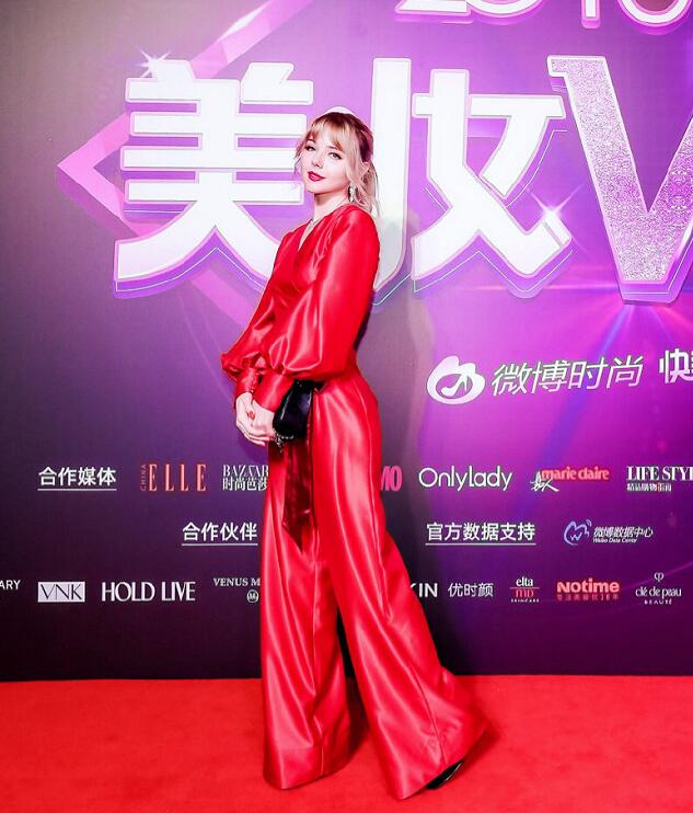 白俄罗斯抖音红人ALLA爱莱生活照图片 网红ALLA微博福利写真-第6张