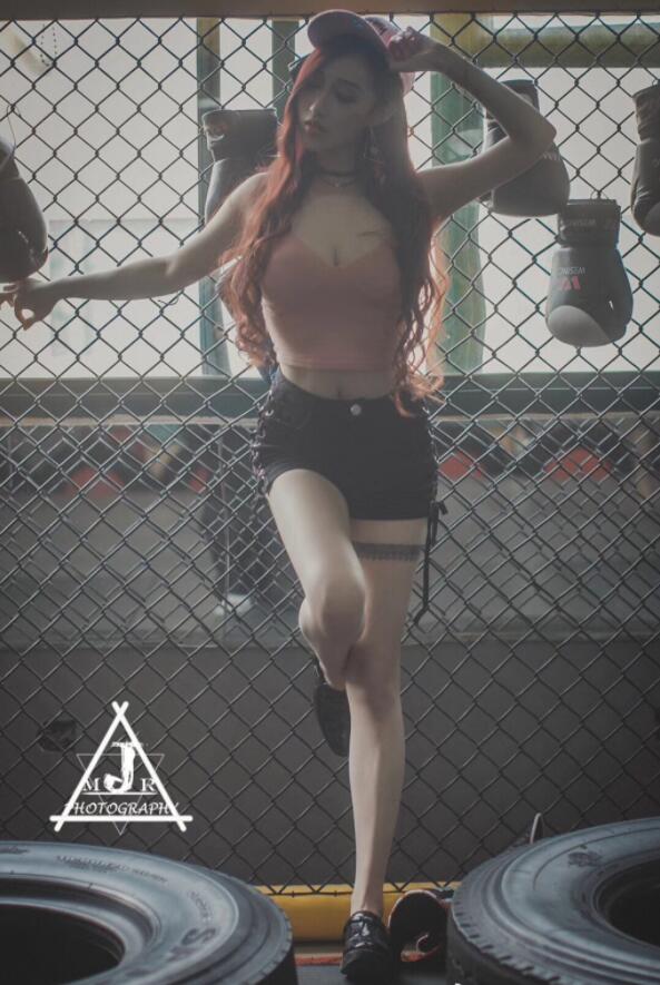 斗鱼韩梦蝶性感制服写真套图 美女主播韩梦蝶最新微博福利图-第10张