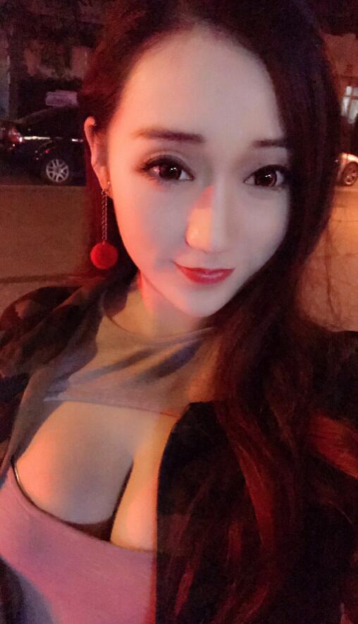 斗鱼韩梦蝶性感制服写真套图 美女主播韩梦蝶最新微博福利图-第14张