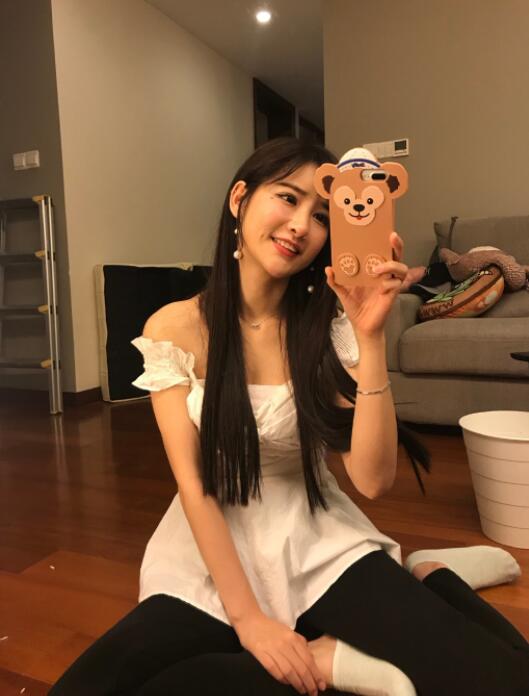 龙珠一姐主播小甜饼性感福利自拍套图 性感身材超美邻家女孩-第2张