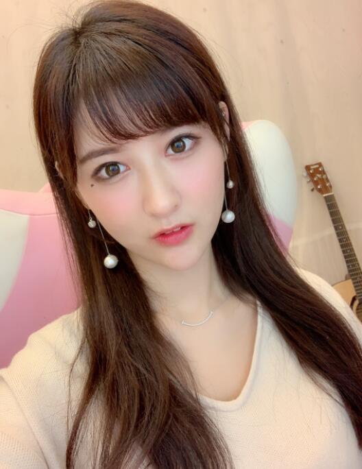 龙珠一姐主播小甜饼性感福利自拍套图 性感身材超美邻家女孩-第4张