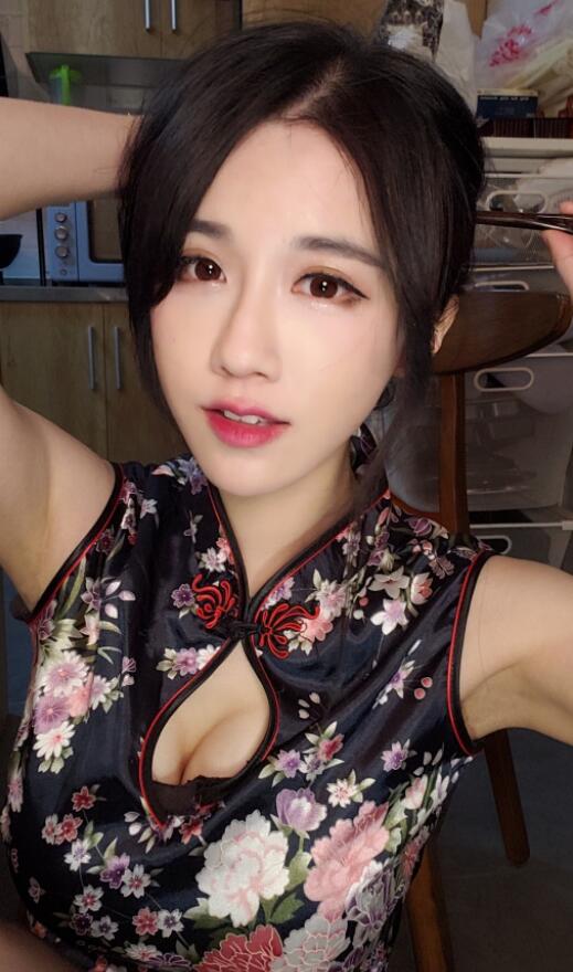 轩子巨二兔最满意的写真图片资源 轩子巨2兔2019性感旗袍美腿图-第9张