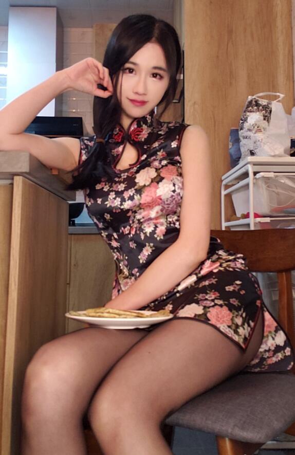 轩子巨二兔最满意的写真图片资源 轩子巨2兔2019性感旗袍美腿图-第11张