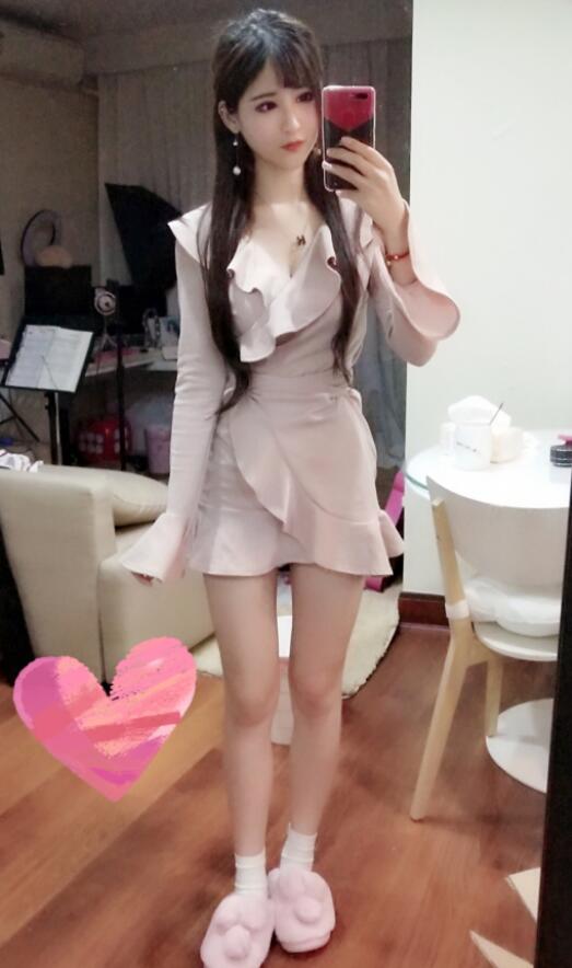 龙珠一姐主播小甜饼性感福利自拍套图 性感身材超美邻家女孩-第15张