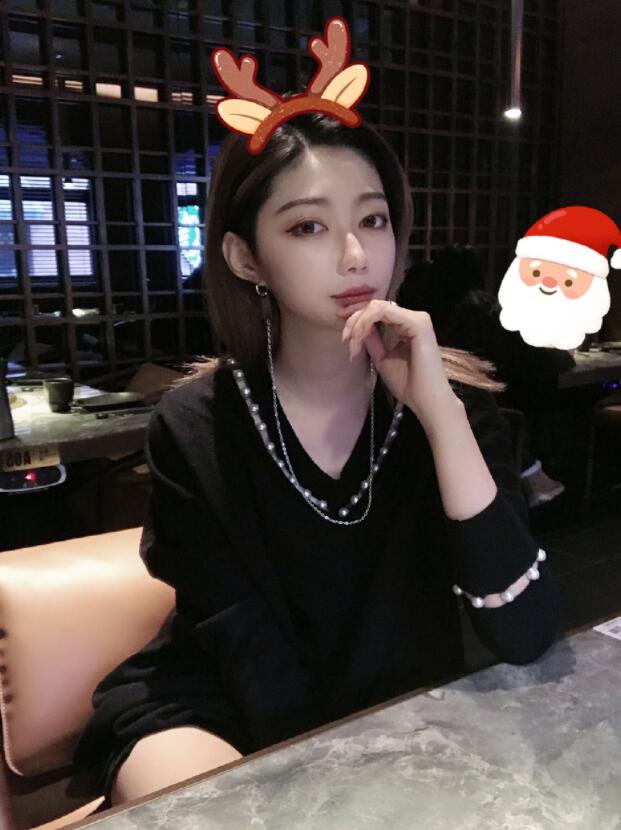 电竞第一美腿成旻云生活照写真 腿王针针微博性感大长腿图片-第2张