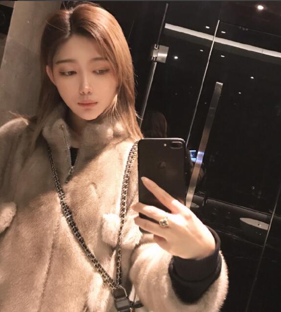 电竞第一美腿成旻云生活照写真 腿王针针微博性感大长腿图片-第5张