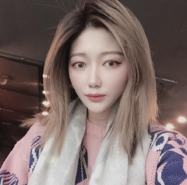 电竞第一美腿成旻云生活照写真 腿王针针微博性感大长腿图片-第6张