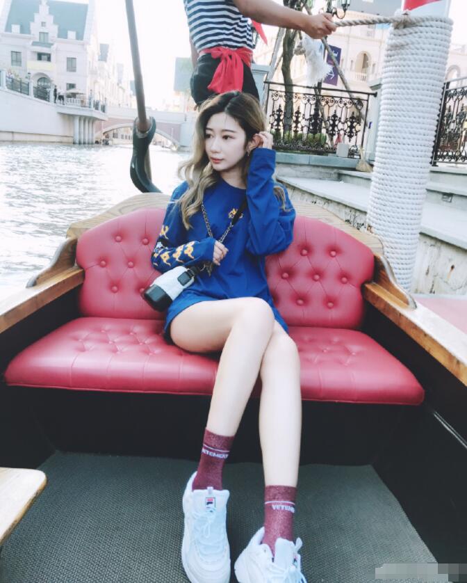 电竞第一美腿成旻云生活照写真 腿王针针微博性感大长腿图片-第9张