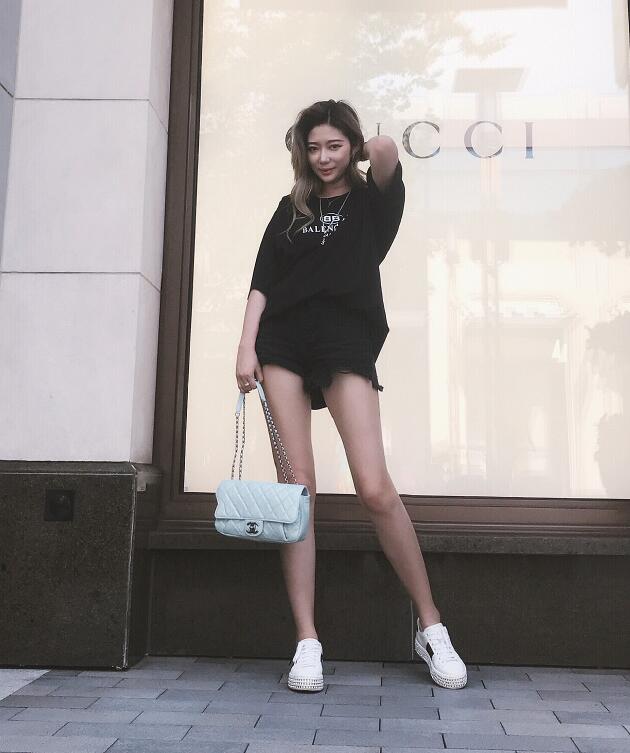 电竞第一美腿成旻云生活照写真 腿王针针微博性感大长腿图片-第10张