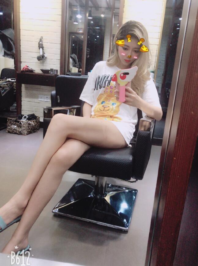 电竞第一美腿成旻云生活照写真 腿王针针微博性感大长腿图片-第14张
