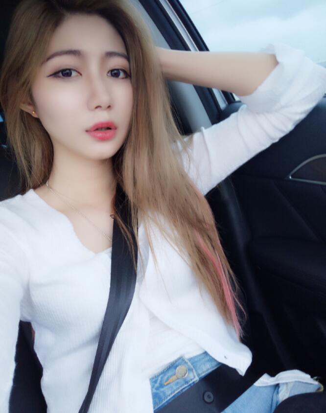 电竞第一美腿成旻云生活照写真 腿王针针微博性感大长腿图片-第15张