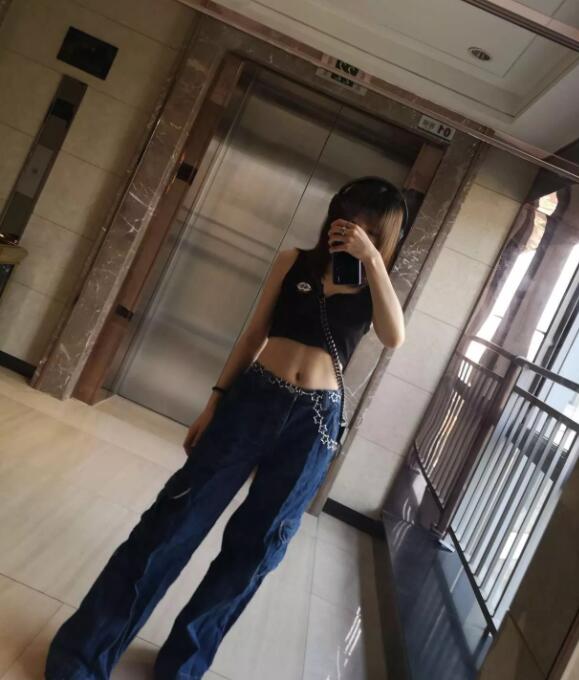 斗鱼ASMR暴脾气朵朵性感图片，暴脾气朵朵福利生活照套图-第7张
