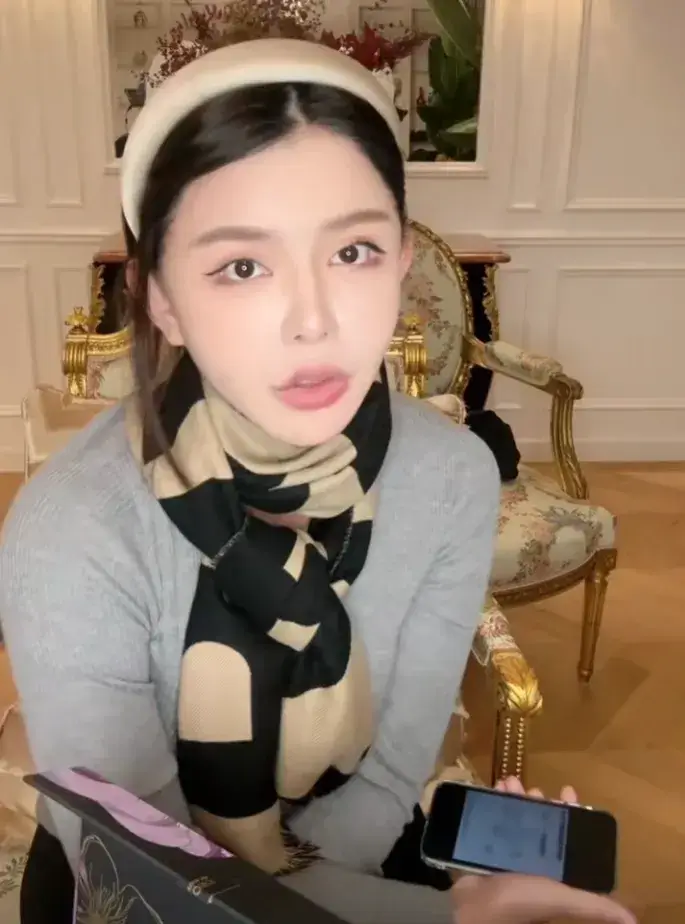 韩安冉N次整容后晒无美颜照，网友调侃：这不是“申公豹”吗？-第5张