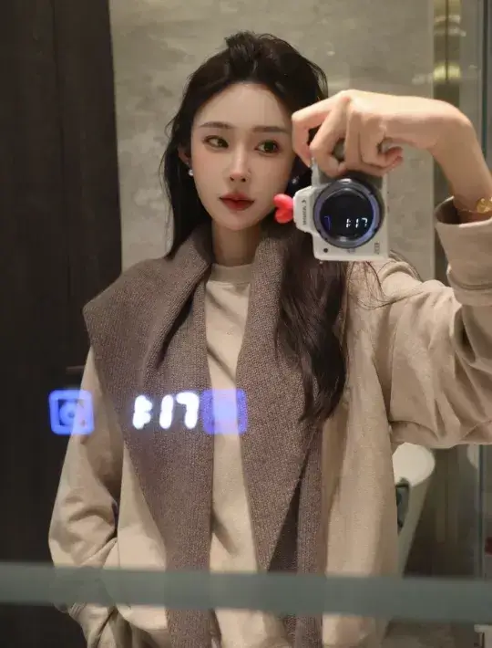 天佑前妻陈静莹直播控诉，分手后一直遭网暴：女性为何总
