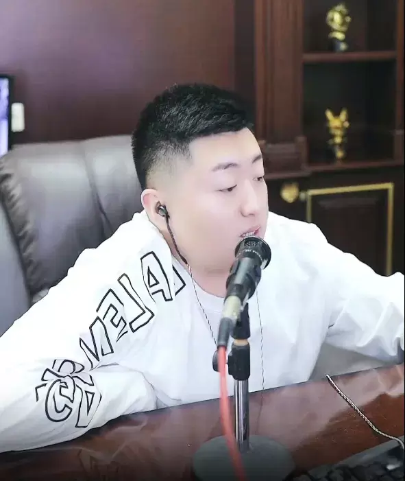 阿哲赔付1个亿YY违约金，法院500起官司接待YY默契度飙升！-第1张