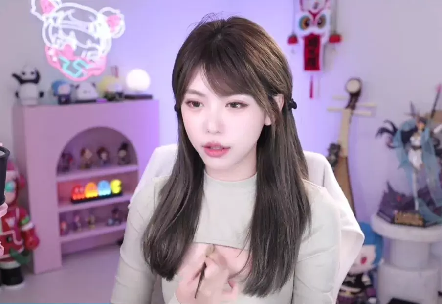周淑怡“变大日”秀身材，感慨尺度远超斗鱼，人气低靠擦边挽回？-第5张