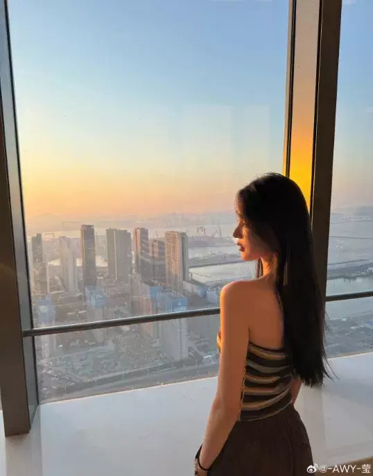陈静莹上线发声，双手合十做自己的神！-第3张